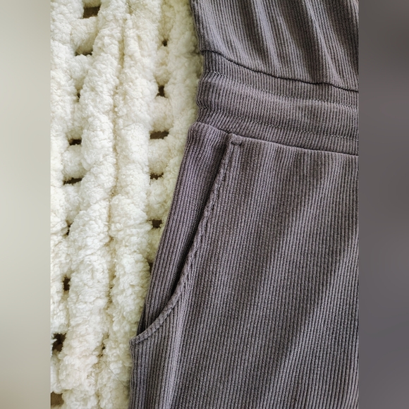 Vuori Torrey Ribbed Romper Shorts - Picture 9 of 12